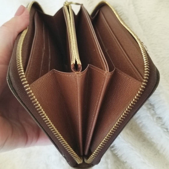 Louis Vuitton Monogram Zippy Zip-up Canvas Wallet - Picture 5 of 15